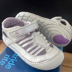 Stride Rite Silver Neutral Mary Jane style Kids 5 5.5 Shoes
